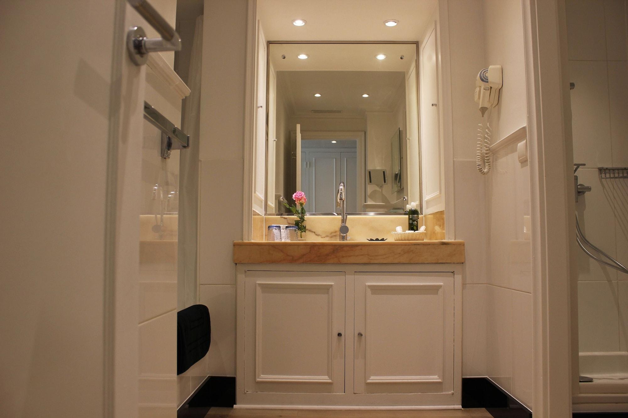 Hotel Victoria Кан Екстериор снимка